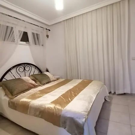 别墅 Seaside Residence, Villa Guel, Denize Sifir, 3 Yatak Odali , 6 Kisilik ,Triplex Site Icerisinde Havuzlu Villa 费特希耶