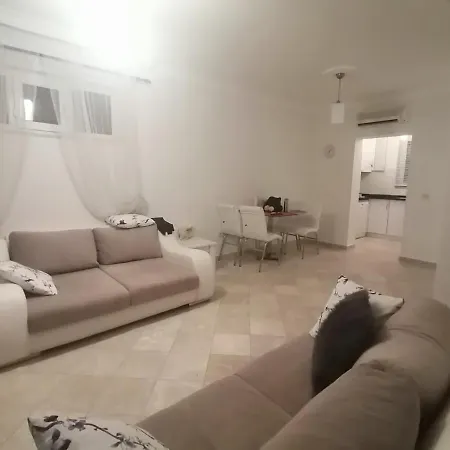 Seaside Residence, Villa Guel, Denize Sifir, 3 Yatak Odali , 6 Kisilik ,Triplex Site Icerisinde Havuzlu Villa * 费特希耶