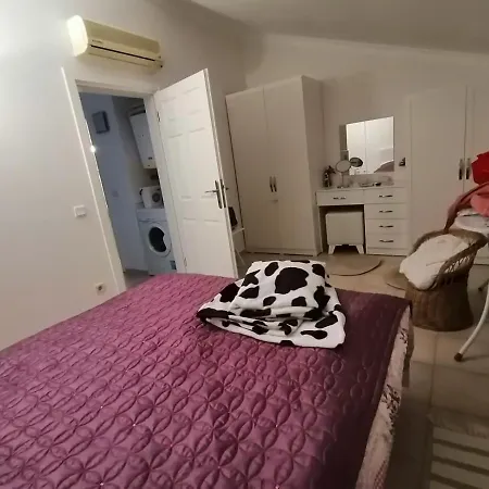 别墅 Seaside Residence, Villa Guel, Denize Sifir, 3 Yatak Odali , 6 Kisilik ,Triplex Site Icerisinde Havuzlu Villa