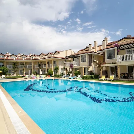 别墅 Seaside Residence, Villa Guel, Denize Sifir, 3 Yatak Odali , 6 Kisilik ,Triplex Site Icerisinde Havuzlu Villa 费特希耶
