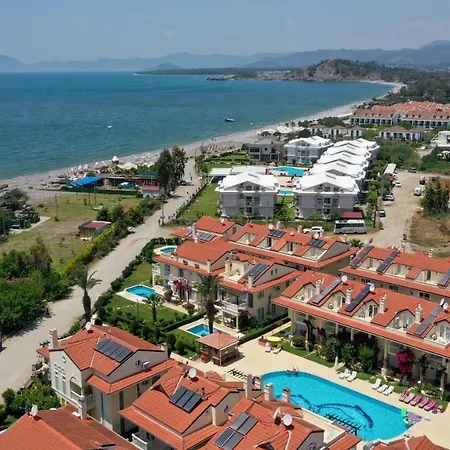 别墅 Seaside Residence, Villa Guel, Denize Sifir, 3 Yatak Odali , 6 Kisilik ,Triplex Site Icerisinde Havuzlu Villa 费特希耶
