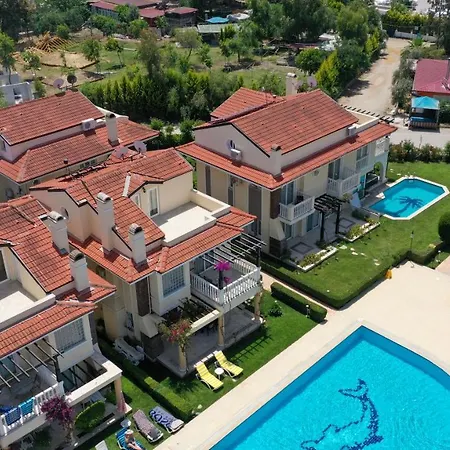 别墅 Seaside Residence, Villa Guel, Denize Sifir, 3 Yatak Odali , 6 Kisilik ,Triplex Site Icerisinde Havuzlu Villa 费特希耶