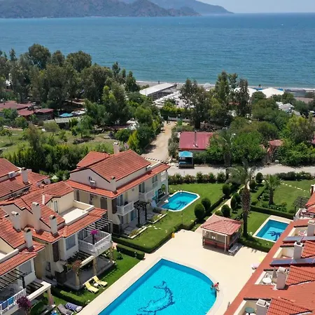 Seaside Residence, Villa Guel, Denize Sifir, 3 Yatak Odali , 6 Kisilik ,Triplex Site Icerisinde Havuzlu Villa 费特希耶