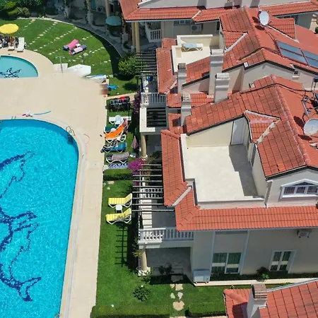 Villa Seaside Residence, Villa Gül, Denize sıfır, 3 Yatak odalı , 6 Kişilik ,Triplex Site İçerisinde Havuzlu Villa *
