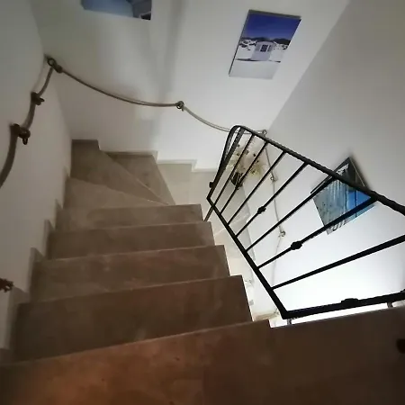 Seaside Residence, Villa Gül, Denize sıfır, 3 Yatak odalı , 6 Kişilik ,Triplex Site İçerisinde Havuzlu Villa