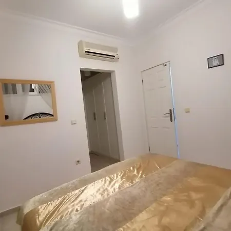 Villa Seaside Residence, Villa Gül, Denize sıfır, 3 Yatak odalı , 6 Kişilik ,Triplex Site İçerisinde Havuzlu Villa