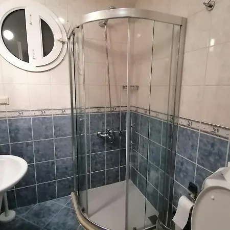 Seaside Residence, Villa Gül, Denize sıfır, 3 Yatak odalı , 6 Kişilik ,Triplex Site İçerisinde Havuzlu Villa